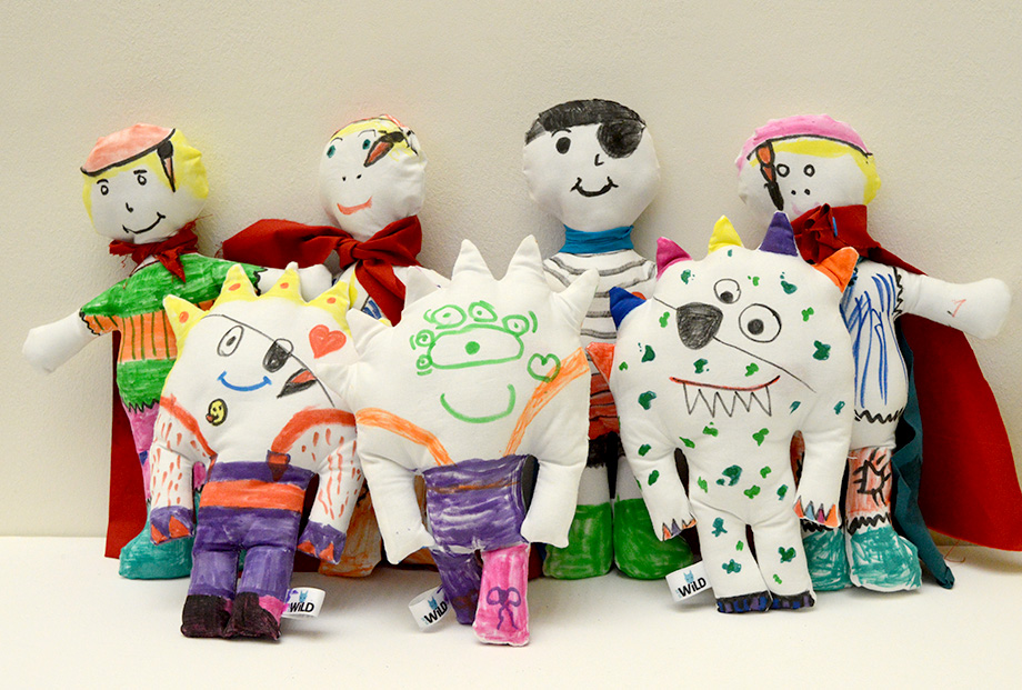 Monster und Puppen